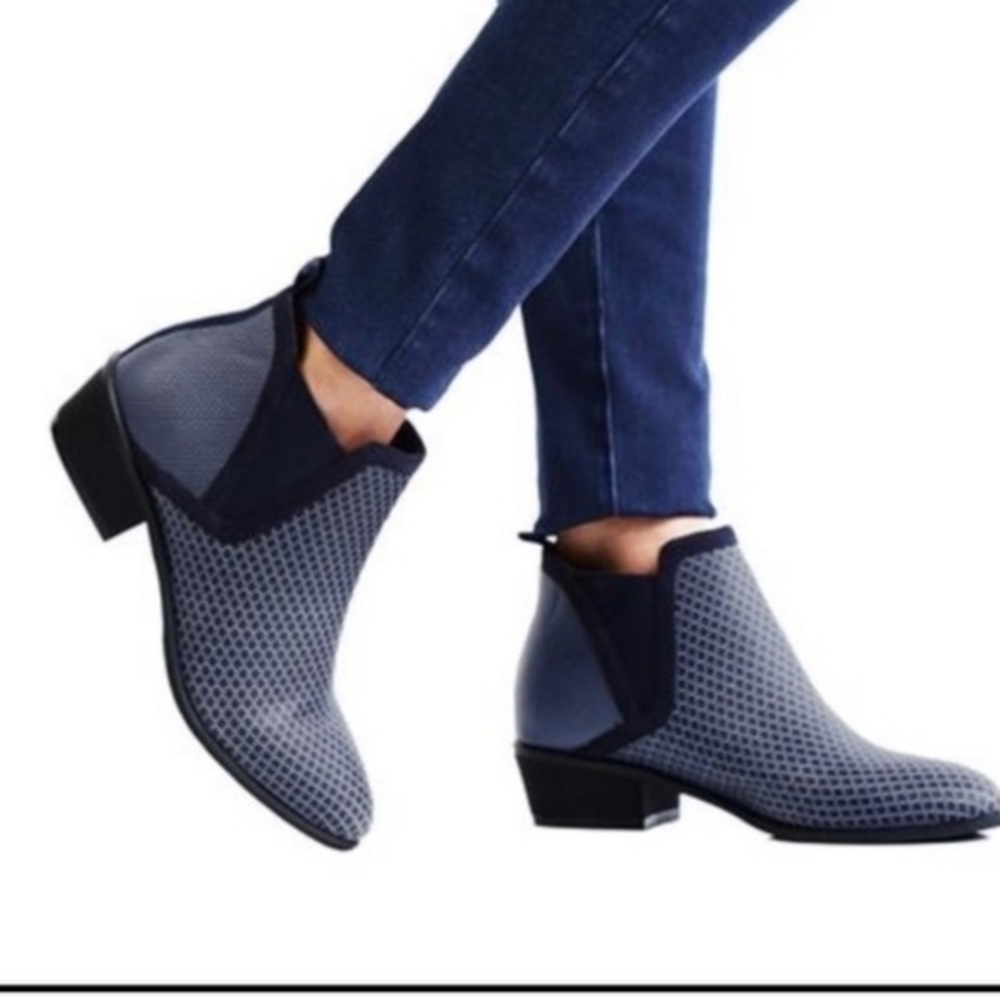 betabrand everything western bootie blue
